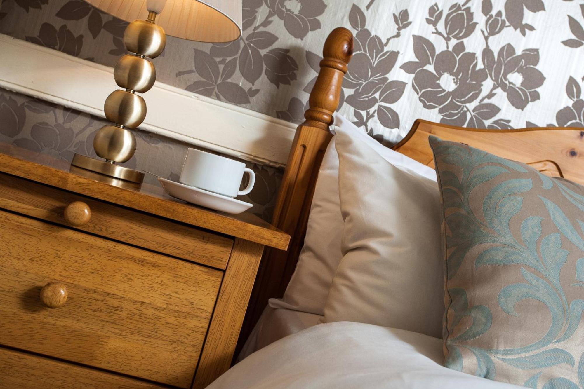 Cairndow Stagecoach Inn Bagian luar foto
