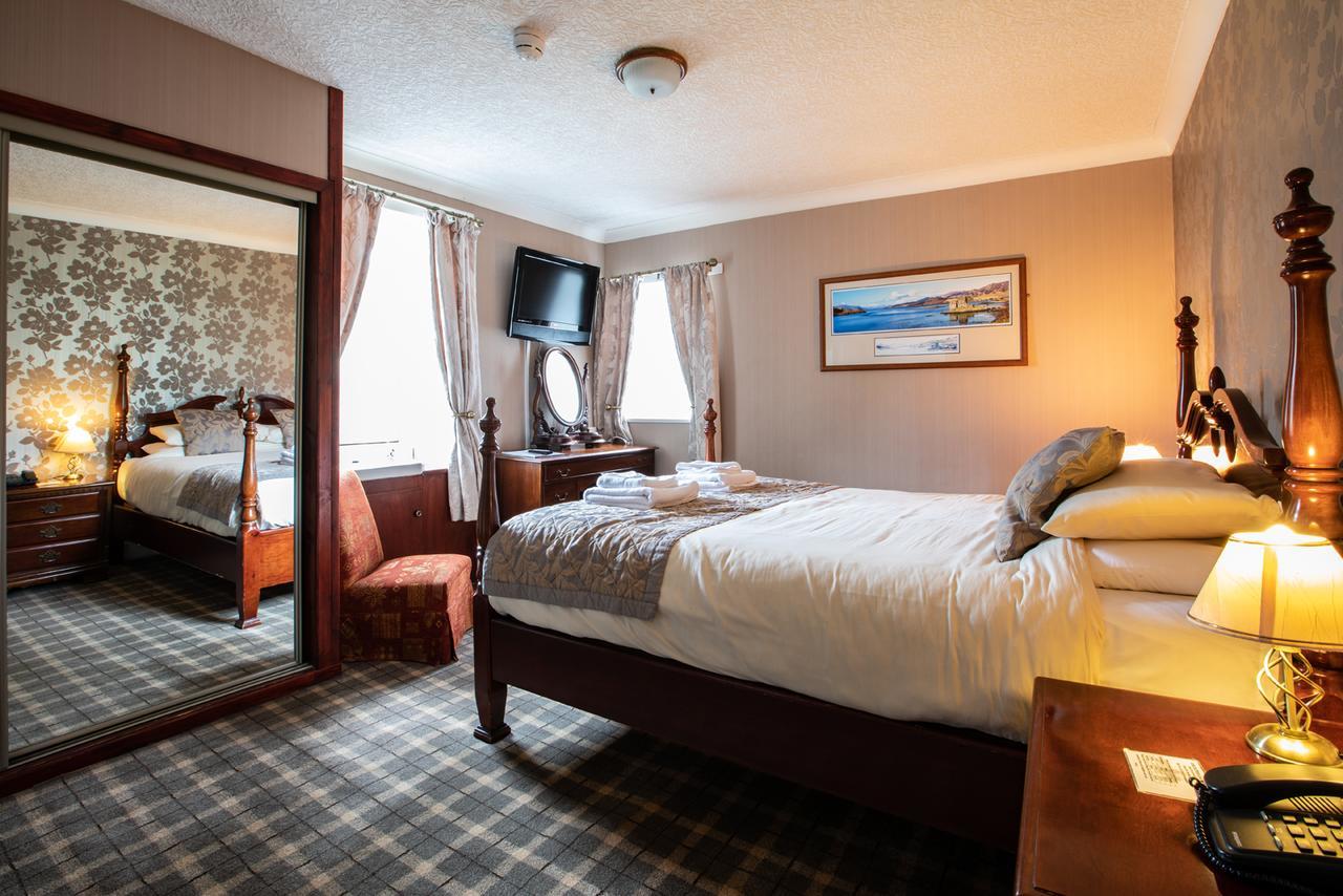 Cairndow Stagecoach Inn Bagian luar foto