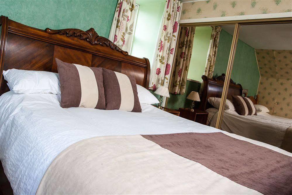 Cairndow Stagecoach Inn Bagian luar foto